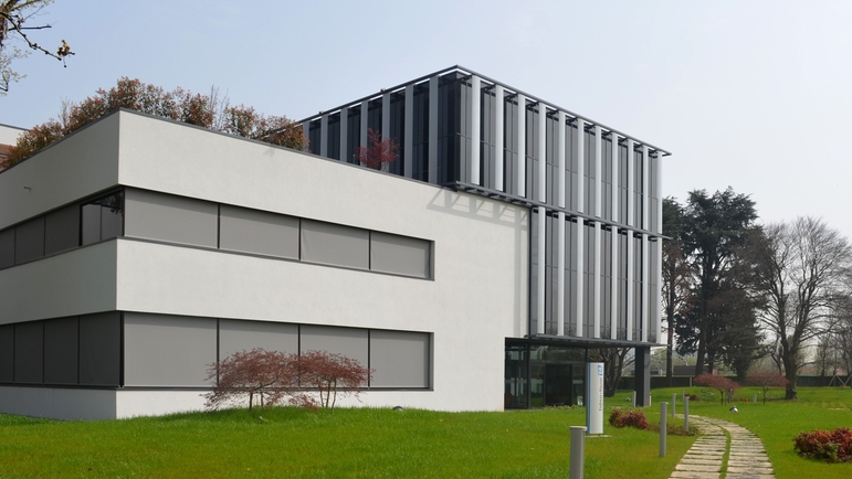 Siedziba Endress+Hauser we Włoszech znajduje się w pobliżu Mediolanu. Budynek został odnowiony w 2016 rokuv.