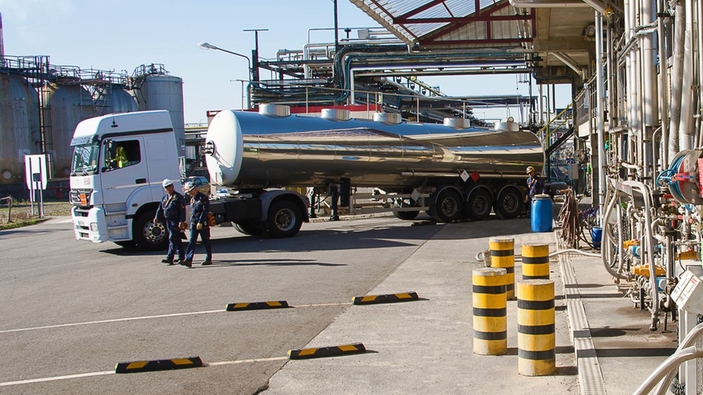 Bezpieczne magazynowanie i transport chemikaliów, magazynowanie chemikaliów, substancji niebezpiecznych, magazynowanie