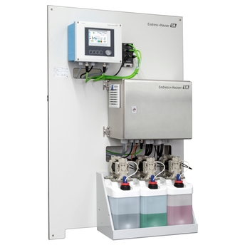 Liquiline System Control CDC90 umożliwia automatyczne czyszczenie i wzorcowanie czujników poziomu pH oraz redoks (ORP)
