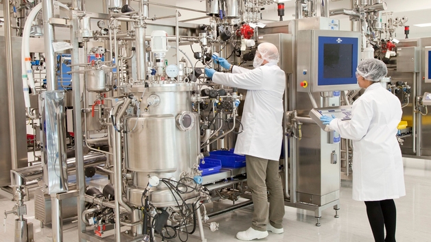 Produkcja biotechnologiczna w sektorze farmaceutycznym i biomedycznym