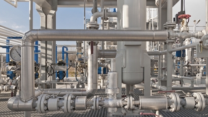 Urządzenia do przeróbki gazu ziemnego w instalacji LNG