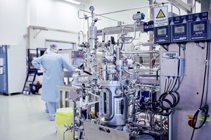 Bioreaktor w zakładzie produkcji biofarmaceutyków